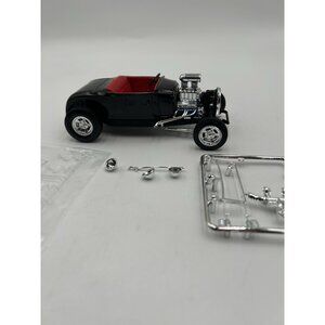 Revell 1929 Ford Model A Roadster 2 'N 1 1:25 Scale Model Car Built